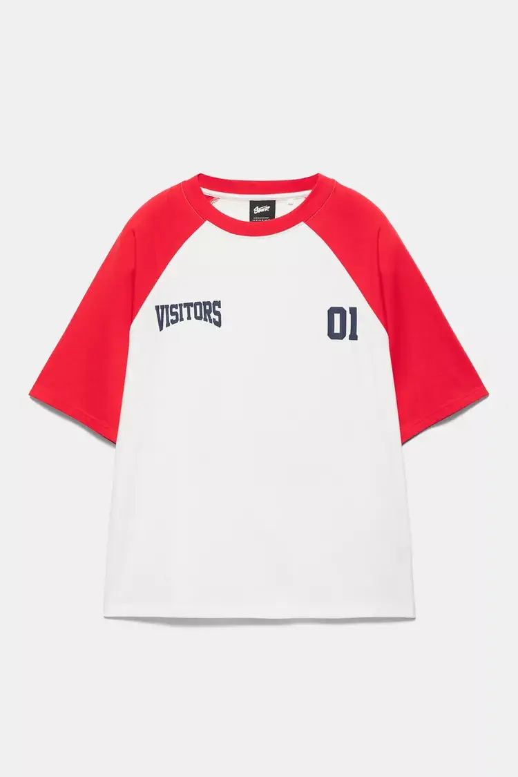 Camiseta manga raglan Visitors.webp Camiseta manga raglan Visitors.webp