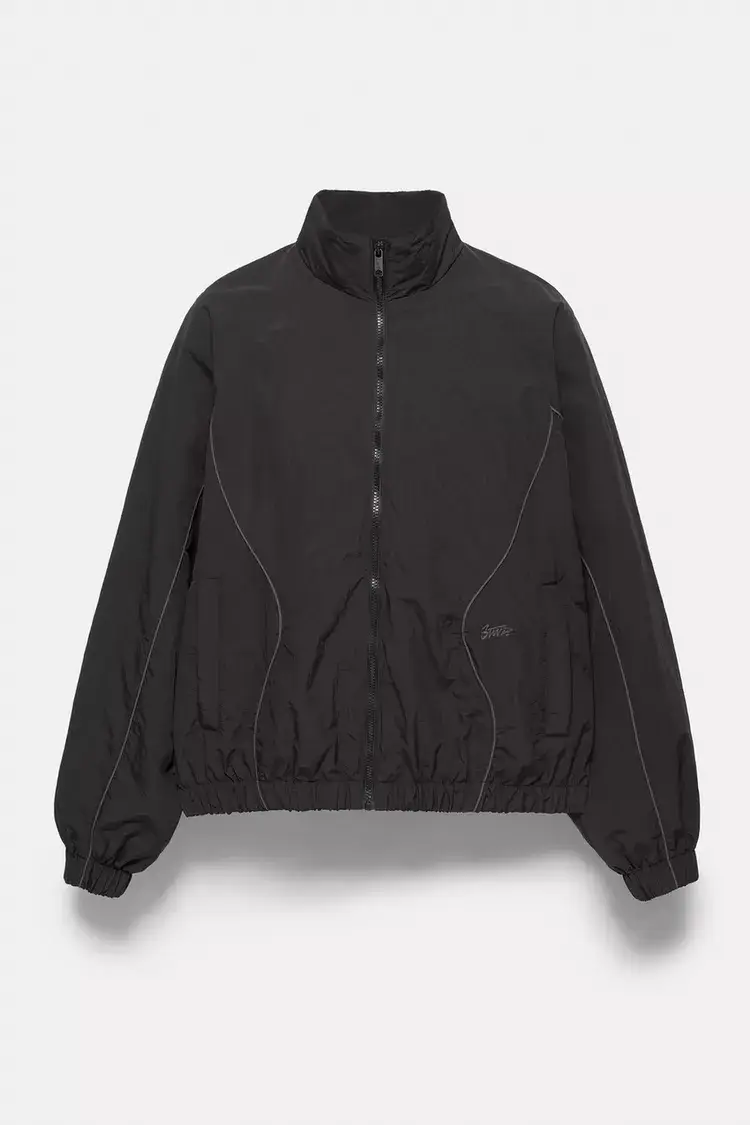 Chaqueta deportiva STWD.webp Chaqueta deportiva STWD.webp