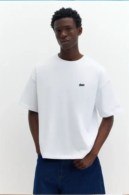 T shirt squadrata con logo STWD (6)
